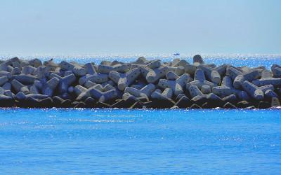 A sea wall made up of tetrapod concrete blocks