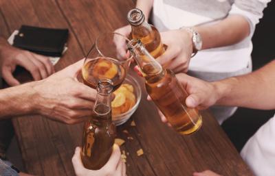 People drinking beer
