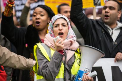 Shutterstock-604604162 Migrants marching